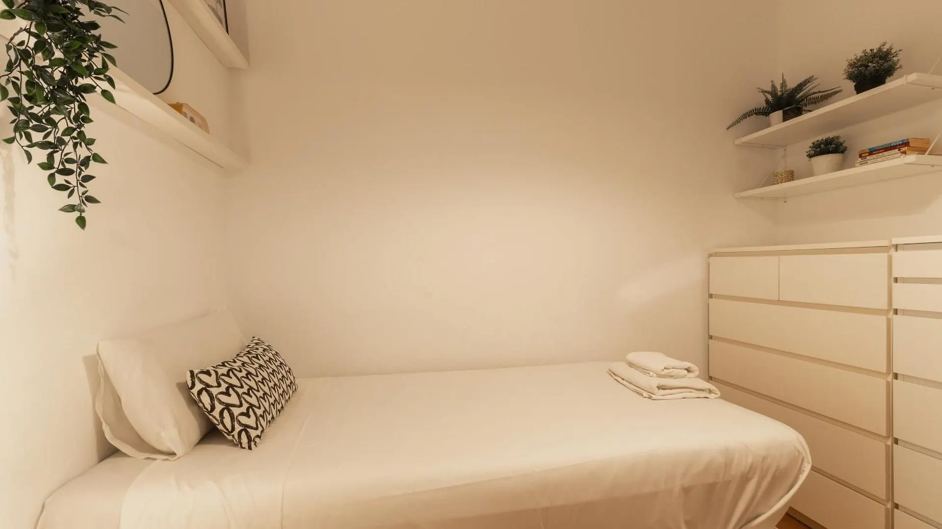 Eixample Apartment Барселона